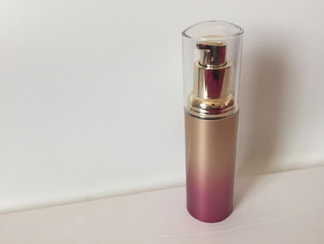 Essence Serum Toner - Bouteille à pompe sans air en