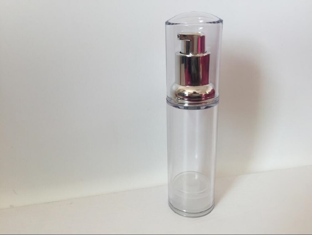 Bouteille à pompe sans air en  - Essence Serum Toner avis et prix